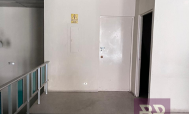 Local comercial en renta 3 plantas - 2,229M2