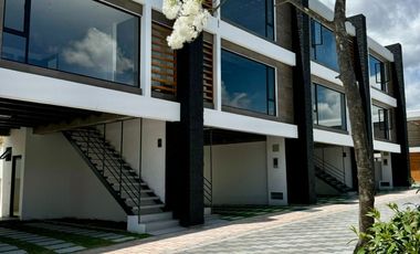 Venta  Casas Duplex de 2 Habitaciones Tumbaco