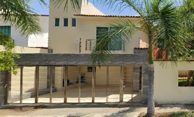 VENTA DE HERMOSA CASA EN FLUVIAL VALLARTA, JAL.