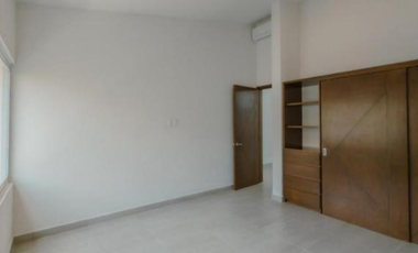 VENTA DE HERMOSA CASA EN FLUVIAL VALLARTA, JAL.