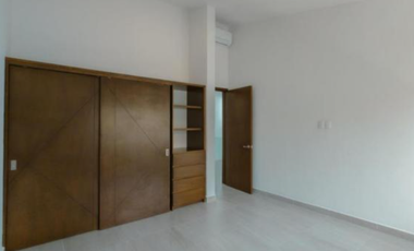 VENTA DE HERMOSA CASA EN FLUVIAL VALLARTA, JAL.