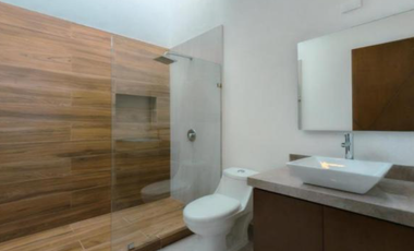 VENTA DE HERMOSA CASA EN FLUVIAL VALLARTA, JAL.