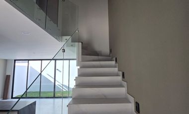 CASA EN VENTA  EN  COTO GALARZA DE  CAPITAL NORTE A ESTRENAR.