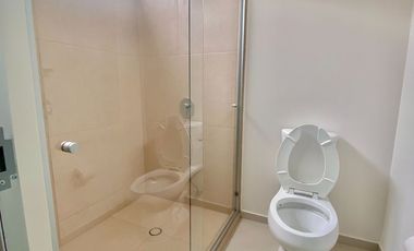 SE RENTA DEPARTAMENTO AMUEBLADO NUEVO CERCA DE AV. JUAN PABLO II.