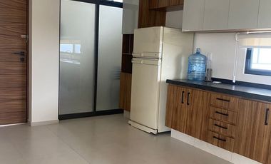 SE RENTA DEPARTAMENTO NUEVO CERCA DE AV. JUAN PABLO II.