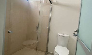 SE RENTA DEPARTAMENTO NUEVO CERCA DE AV. JUAN PABLO II.