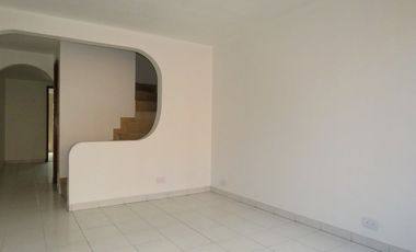 ARRRIENDO CASA EN PORTALES DEL NORTE