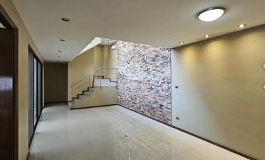 VENTA DE CASA EN VILLA MAGNA