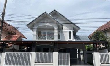 บ้าน ปทุมธานี ลำลูกกาคลอง4 ถนนพระเจ้าองศ์สาย หมู่บ้านเอซีเฮาส์3 50.3 ตรว 3 ห้องนอน 3 ห้องน้ำ 1 ห้องครัว 1 ห้องนั่งเล่น 2 ที่จอดรถ ถนนหน้าบ้านกว้างมาก