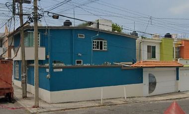 CASA EN PERFECTAS CONDICIONES A PRECIO DE REMATE BANCARIO EN  REVOLUCION VERACRUZ VERACRUZ.