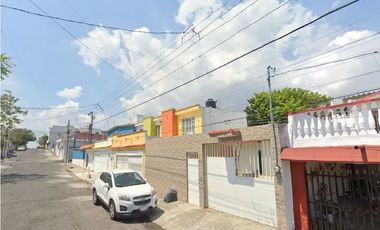 CASA EN PERFECTAS CONDICIONES A PRECIO DE REMATE BANCARIO EN  REVOLUCION VERACRUZ VERACRUZ.
