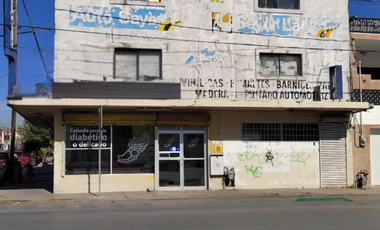 Locales comerciales y departamentos, Avenida Insurgentes esquina con calle Uruguay