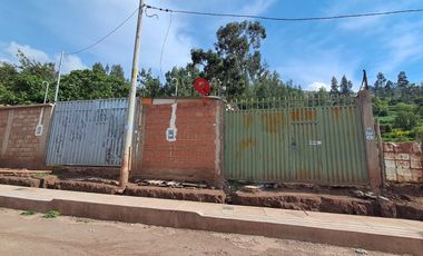 SE VENDE LINDA CASITA CON UNA AMPLIA ÁREA DE TERRENO DE 468.88m2 EN LA LOCALIDAD DE HUASAO