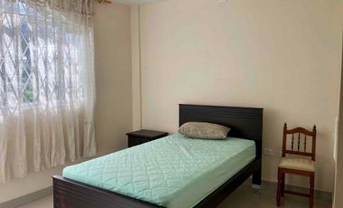 En Ibarra, rento departamento ejecutivo totalmente amoblado