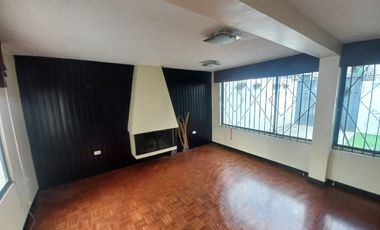 AMPLIA CASA A LA VENTA SECTOR EL BATAN ALTO, PARQUE METROPOLITANO.