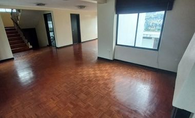 AMPLIA CASA A LA VENTA SECTOR EL BATAN ALTO, PARQUE METROPOLITANO.