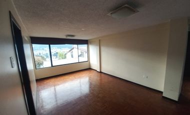 AMPLIA CASA A LA VENTA SECTOR EL BATAN ALTO, PARQUE METROPOLITANO.