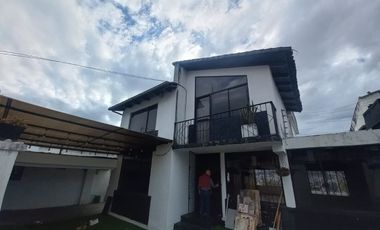 AMPLIA CASA A LA VENTA SECTOR EL BATAN ALTO, PARQUE METROPOLITANO.