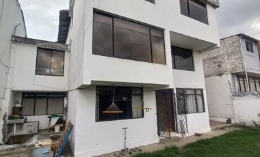 AMPLIA CASA A LA VENTA SECTOR EL BATAN ALTO, PARQUE METROPOLITANO.