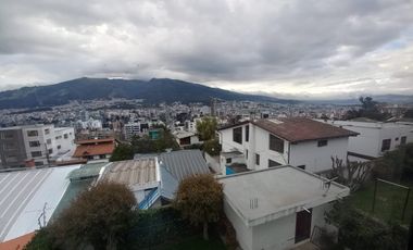 AMPLIA CASA A LA VENTA SECTOR EL BATAN ALTO, PARQUE METROPOLITANO.
