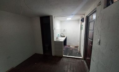 AMPLIA CASA A LA VENTA SECTOR EL BATAN ALTO, PARQUE METROPOLITANO.