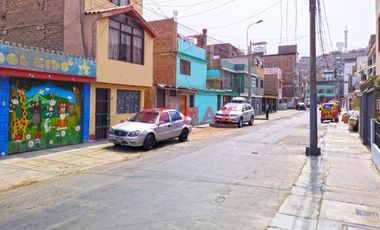 Oportunidad De Inversión: Se Vende Casa Como Terreno, 200 M2 En Zona A SJM