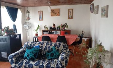Casa con amplio patio en zona central de Traiguen