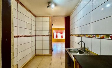 LOS ANDES - VENDE CASA DOS PISOS 3D 1B 1E - JARDINES DE LOS ANDES III