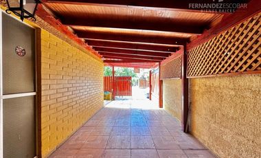 LOS ANDES - VENDE CASA DOS PISOS 3D 1B 1E - JARDINES DE LOS ANDES III