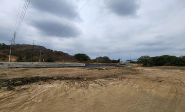 VENTA TERRENO 1094 MTS, LA JOYA   ETAPA TIARA,  USO DE SUELO COMERCIAL