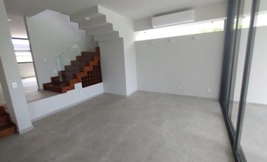 VENTA DE CASA NUEVA CON RECÁMARA EN PLANTA BAJA EN PARAÍSO COUNTRY CLUB