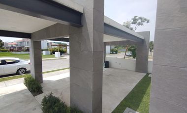 VENTA DE CASA NUEVA CON RECÁMARA EN PLANTA BAJA EN PARAÍSO COUNTRY CLUB