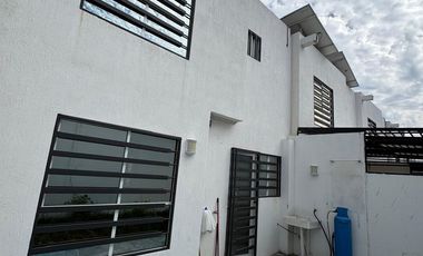 Hermosa casa en renta en Altavela.