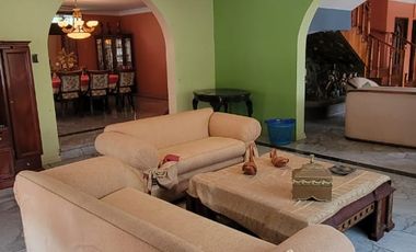 En venta casa esquinera en Las Riberas, Km. 1,5 via a Samborondon