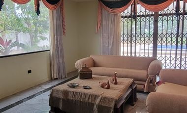 En venta casa esquinera en Las Riberas, Km. 1,5 via a Samborondon
