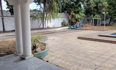 En venta casa esquinera en Las Riberas, Km. 1,5 via a Samborondon