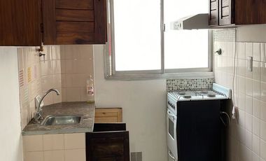 Monoambiente En Calle 8 Y 58 De La Plata, Buenos Aires