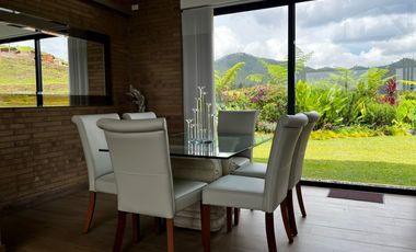 47420 Casa en Venta El Retiro