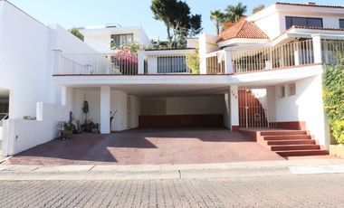 Casa en Renta con Alberca en Las Cañadas de Lujo, Zapopan