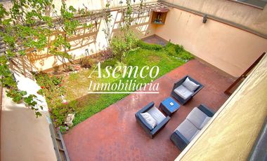 ¡Ocasión! Surco, en Venta Casa Frente a Parque con Jardín y Terraza - 200 m²-  3 Pisos