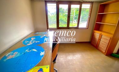¡Ocasión! Surco, en Venta Casa Frente a Parque con Jardín y Terraza - 200 m²-  3 Pisos