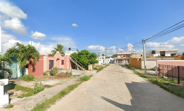 CASA EN RECUPERACIÓN BANCARIA EN C29 239 FLAMBOYANES VALLADOLID, YUCATAN.