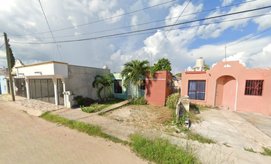 CASA EN RECUPERACIÓN BANCARIA EN C29 239 FLAMBOYANES VALLADOLID, YUCATAN.