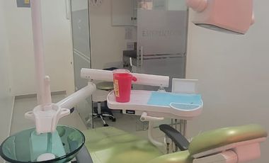 En venta consultorio dental full equipado en Mix Center, Av. Leon Febres Cordero