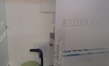 En venta consultorio dental full equipado en Mix Center, Av. Leon Febres Cordero