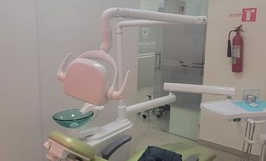En venta consultorio dental full equipado en Mix Center, Av. Leon Febres Cordero