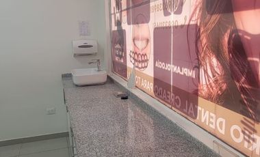 En venta consultorio dental full equipado en Mix Center, Av. Leon Febres Cordero