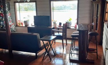 CASA, ISLA PULUQUI, CALBUCO, REGION DE LOS LAGOS