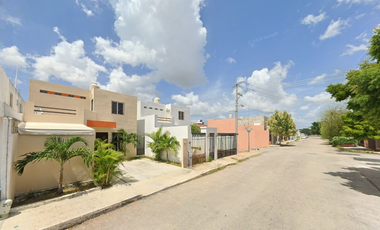 CASA EN RECUPERACIÓN BANCARIA EN C51B No. 691 REAL DE MONTEJO, MÉRIDA YUCATÁN.