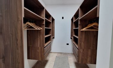 TOWNHOUSES CON PANELES SOLARES